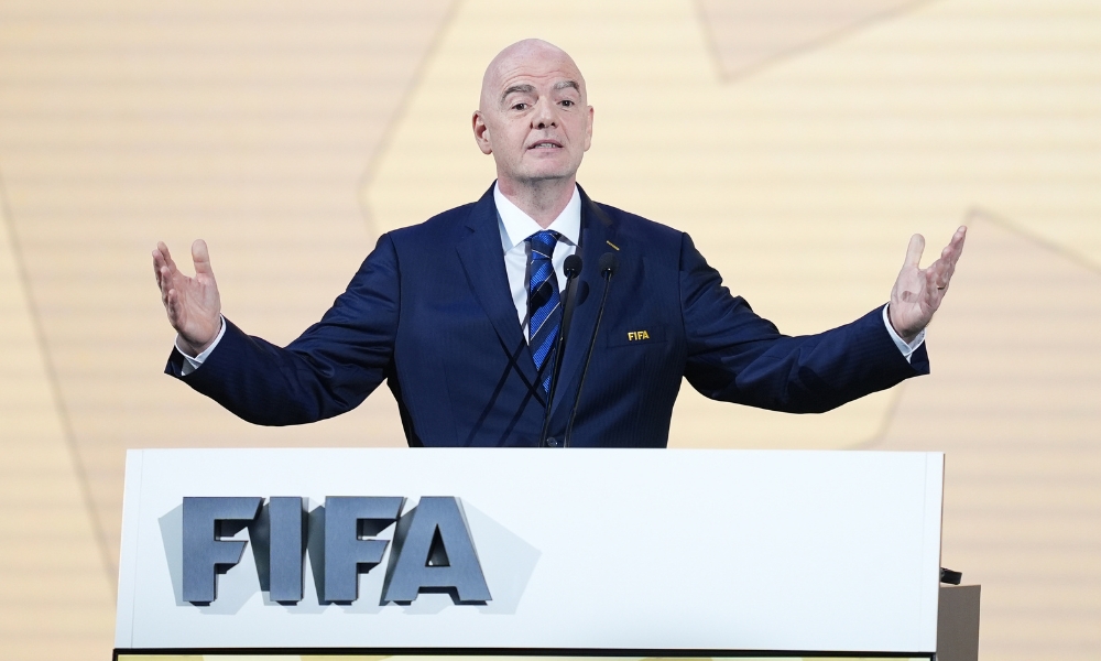 梅西以两次助攻助国际迈阿密首度称霸全美，引发海外球迷热议